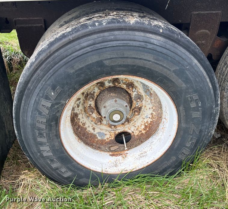 image for item LD9443 1988 Utility Trailer Inc dry van trailer