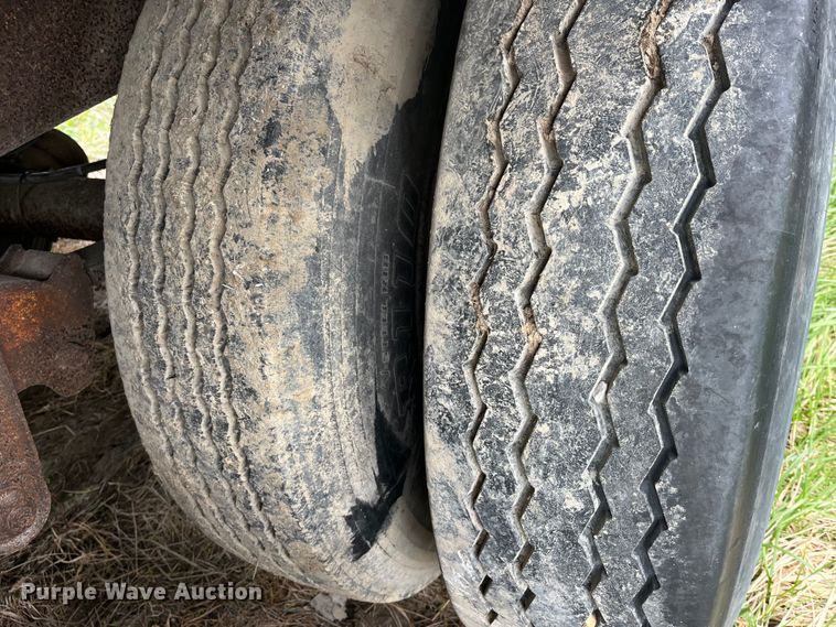 image for item LD9443 1988 Utility Trailer Inc dry van trailer