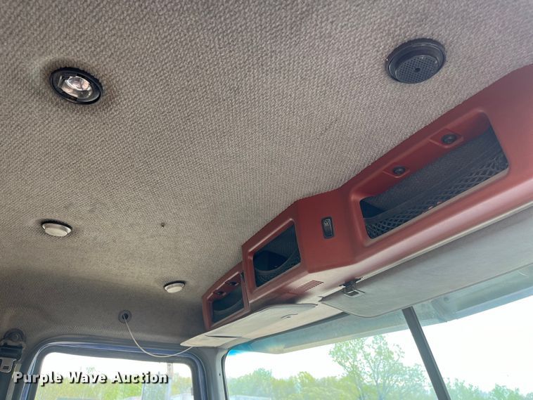 image for item LD9458 2013 Mack  CHU613 semi truck