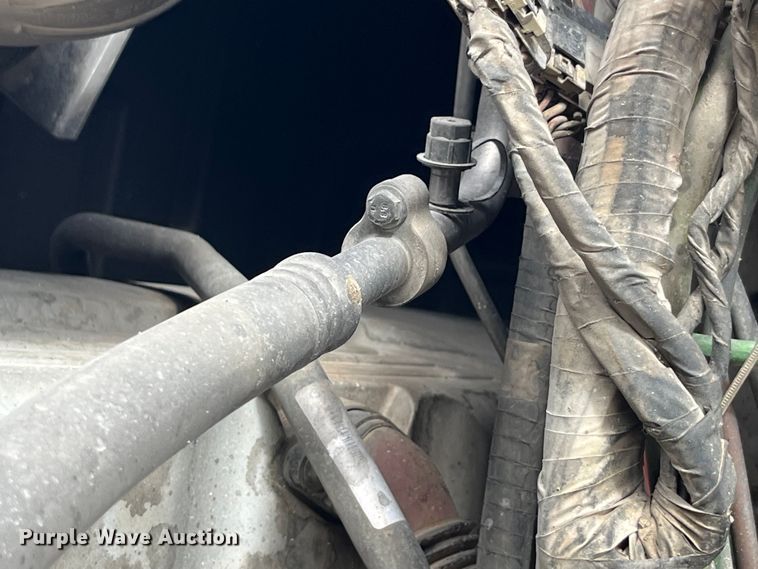 image for item LD9458 2013 Mack  CHU613 semi truck