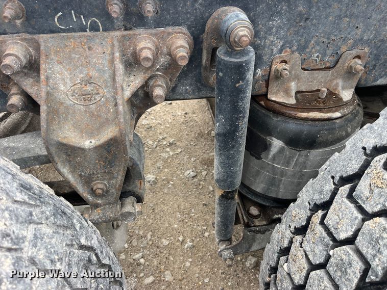 image for item LD9458 2013 Mack  CHU613 semi truck