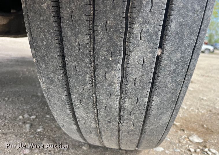 image for item LD9458 2013 Mack  CHU613 semi truck