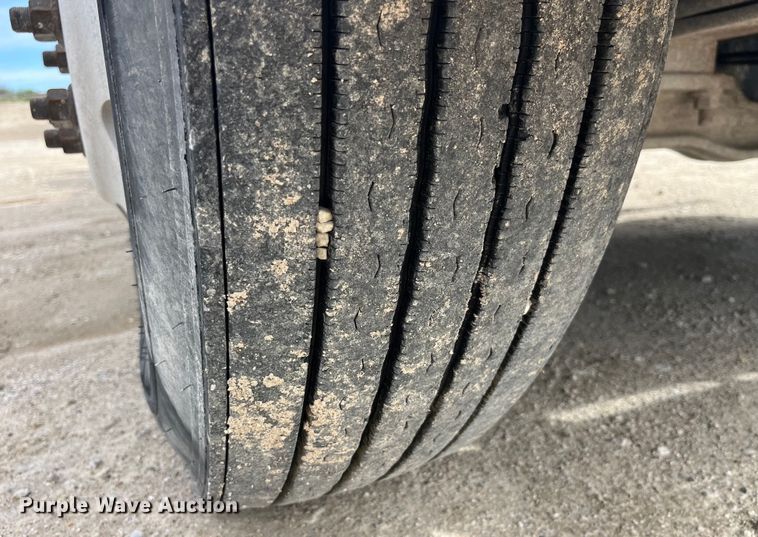 image for item LD9458 2013 Mack  CHU613 semi truck