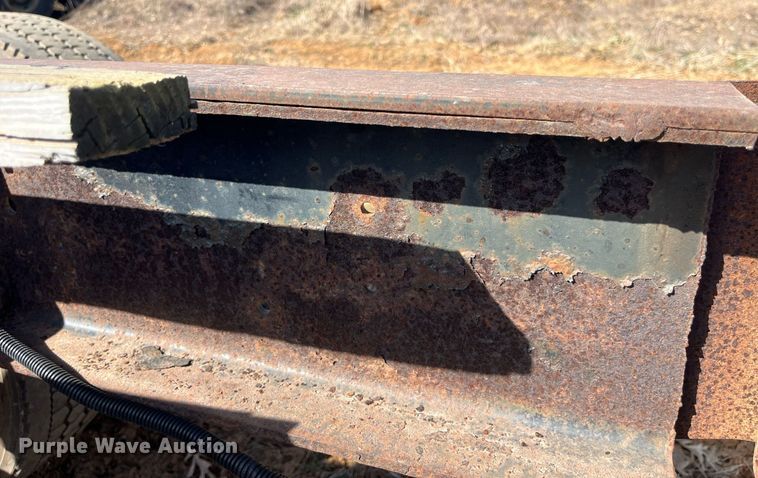 image for item LE9020 2003 Chevrolet  C7500 truck cab and chassis