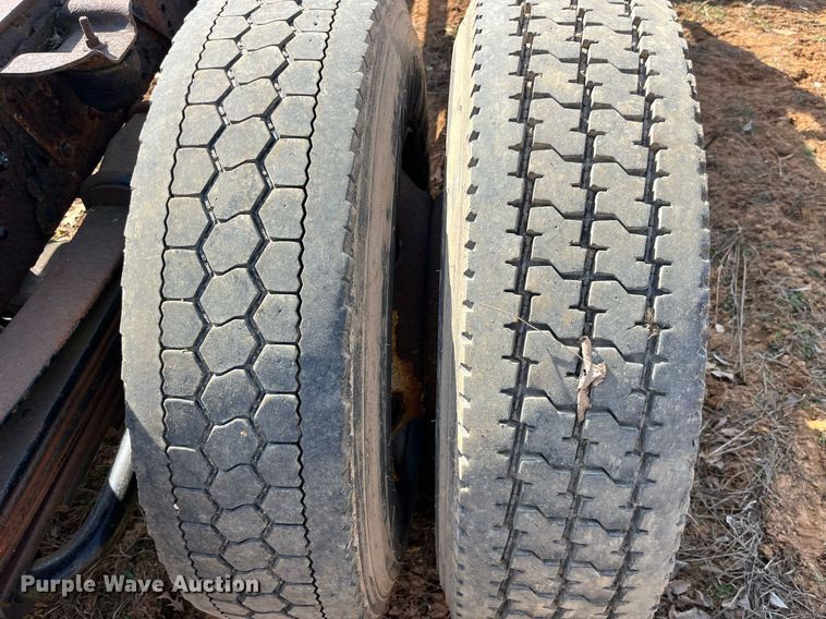 image for item LE9020 2003 Chevrolet  C7500 truck cab and chassis