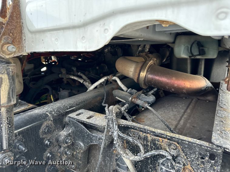 image for item LR9296 2016 Freightliner Cascadia 125 semi truck