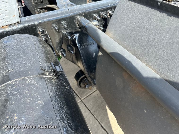 image for item LR9296 2016 Freightliner Cascadia 125 semi truck