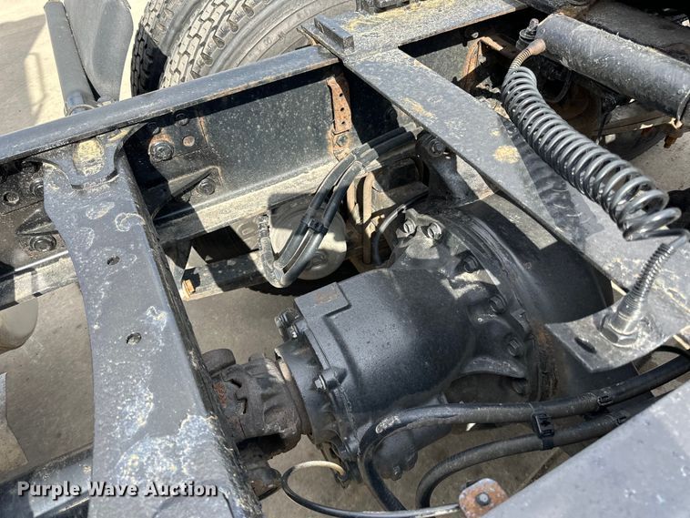 image for item LR9296 2016 Freightliner Cascadia 125 semi truck