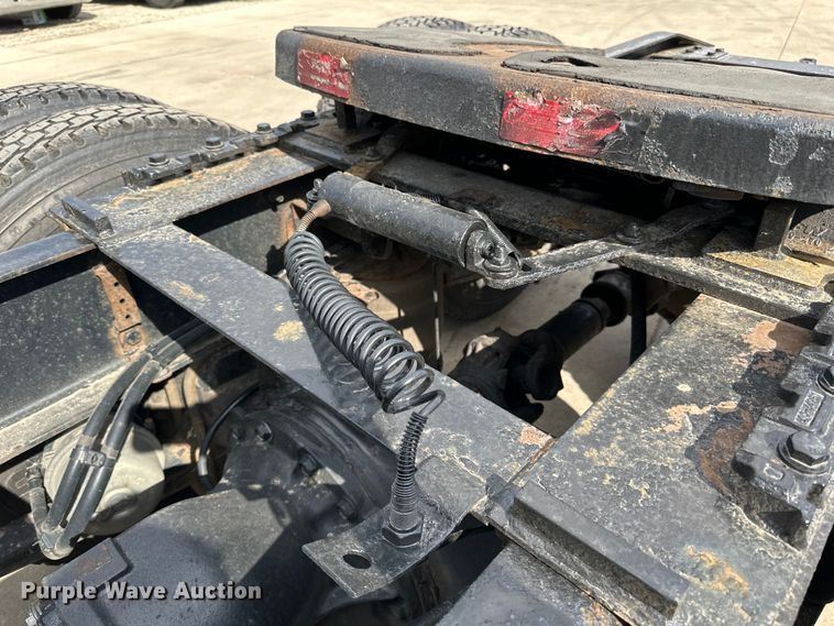 image for item LR9296 2016 Freightliner Cascadia 125 semi truck