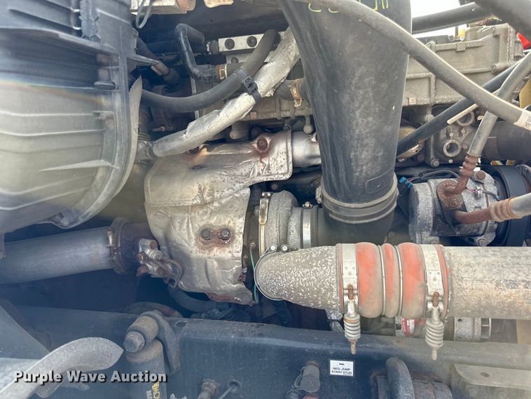 image for item LR9296 2016 Freightliner Cascadia 125 semi truck