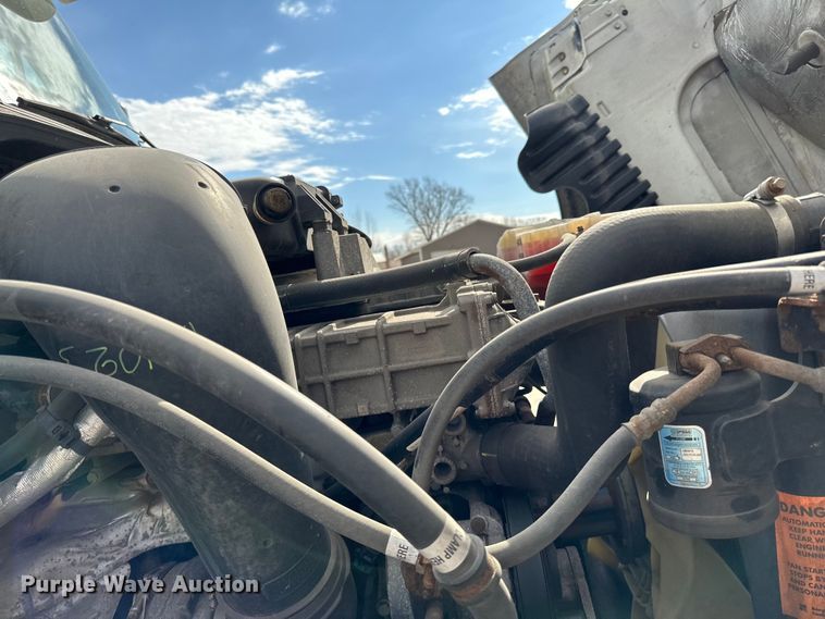 image for item LR9296 2016 Freightliner Cascadia 125 semi truck