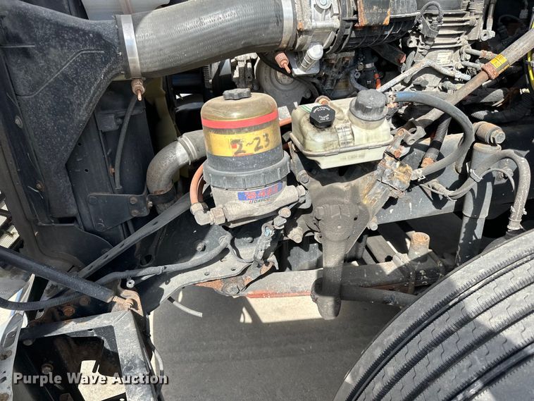 image for item LR9296 2016 Freightliner Cascadia 125 semi truck