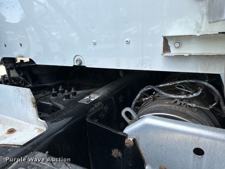 image for item LR9297 2016 Peterbilt  579 semi truck