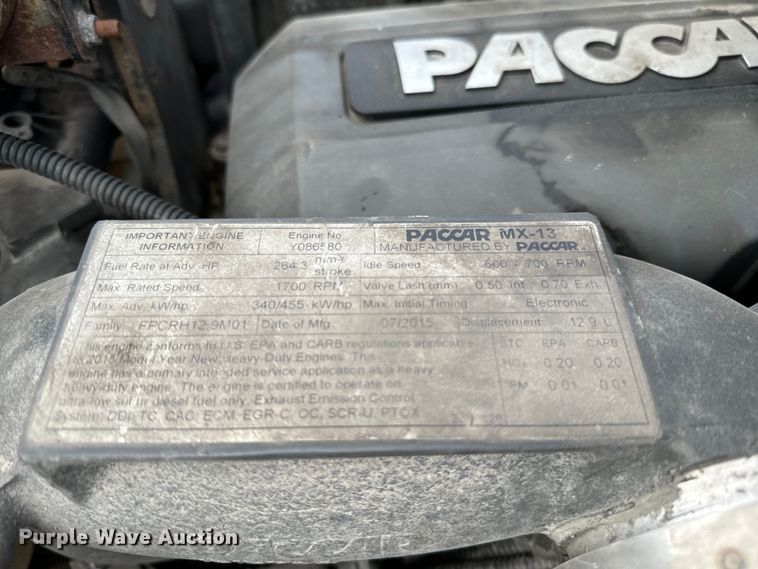 image for item LR9297 2016 Peterbilt  579 semi truck