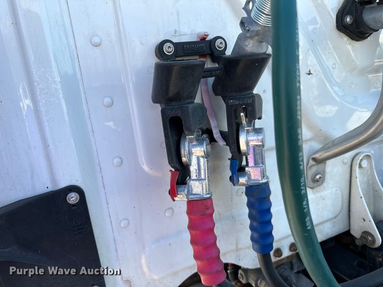 image for item LR9298 2016 Freightliner Cascadia 125 semi truck