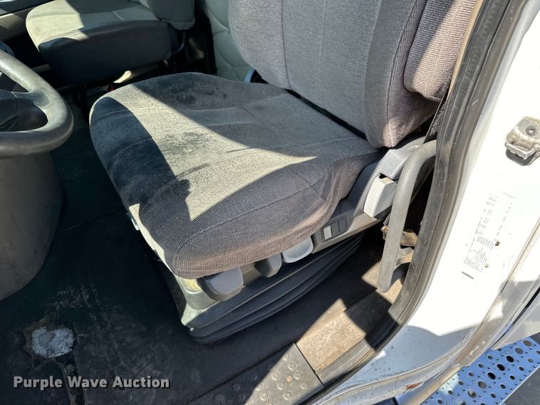 image for item LR9298 2016 Freightliner Cascadia 125 semi truck