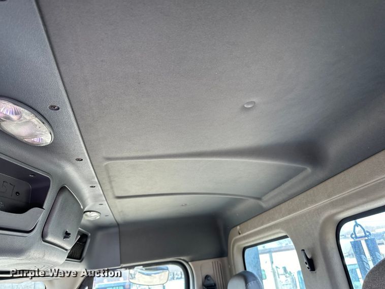 image for item LR9298 2016 Freightliner Cascadia 125 semi truck