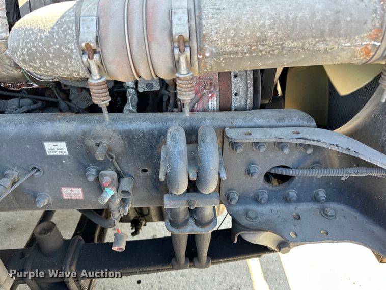 image for item LR9298 2016 Freightliner Cascadia 125 semi truck