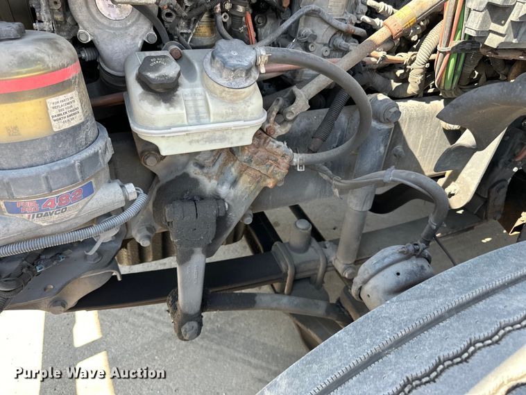 image for item LR9298 2016 Freightliner Cascadia 125 semi truck