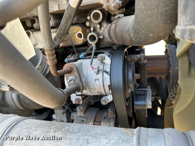 image for item LR9298 2016 Freightliner Cascadia 125 semi truck