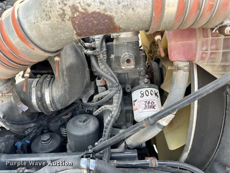 image for item LR9299 2016 Peterbilt  579 semi truck