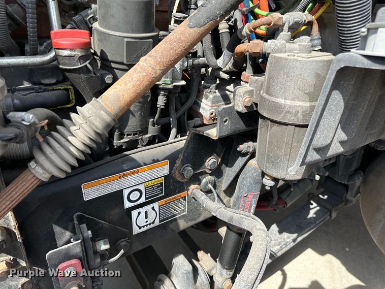 image for item LR9299 2016 Peterbilt  579 semi truck