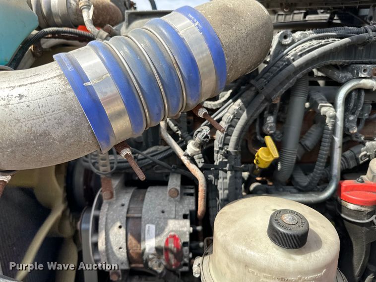 image for item LR9299 2016 Peterbilt  579 semi truck