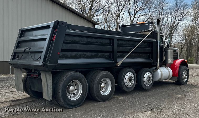 image for item LR9300 1990 Peterbilt  379 dump truck