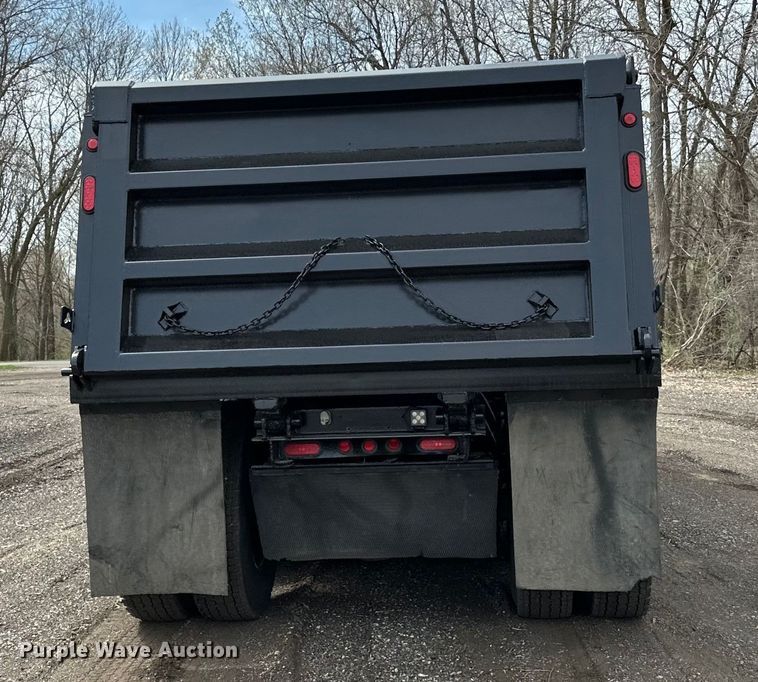 image for item LR9300 1990 Peterbilt  379 dump truck