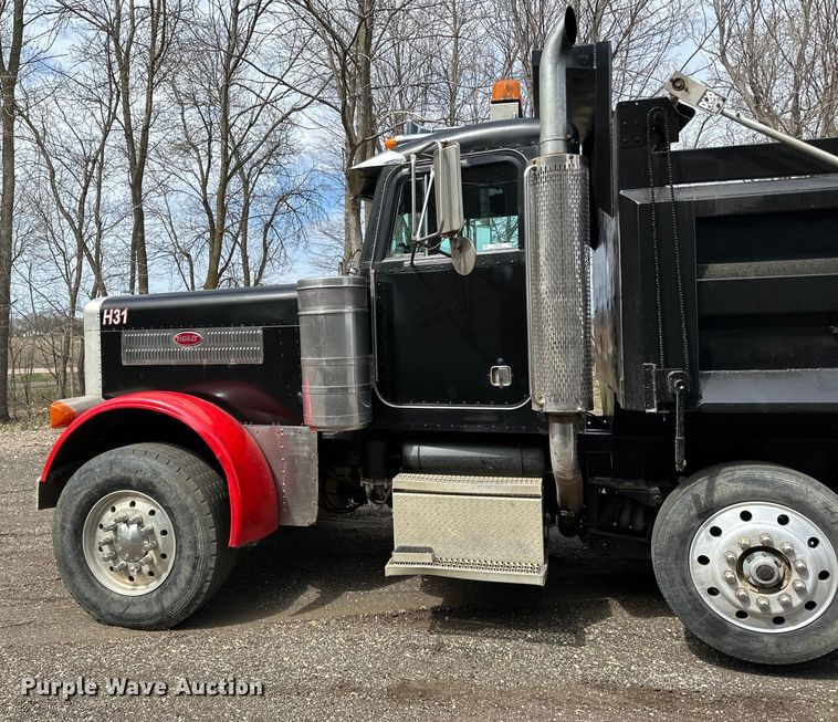 image for item LR9300 1990 Peterbilt  379 dump truck