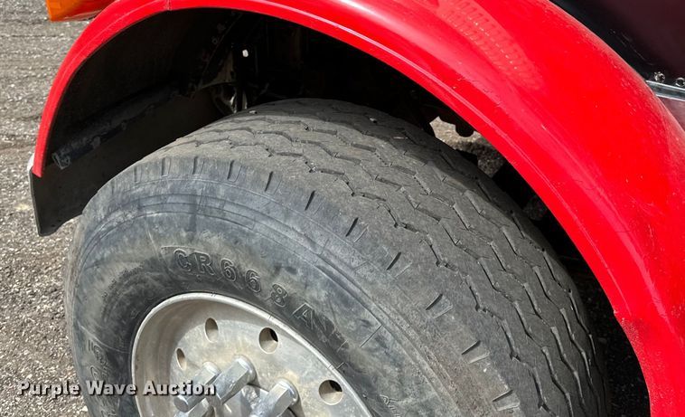 image for item LR9300 1990 Peterbilt  379 dump truck