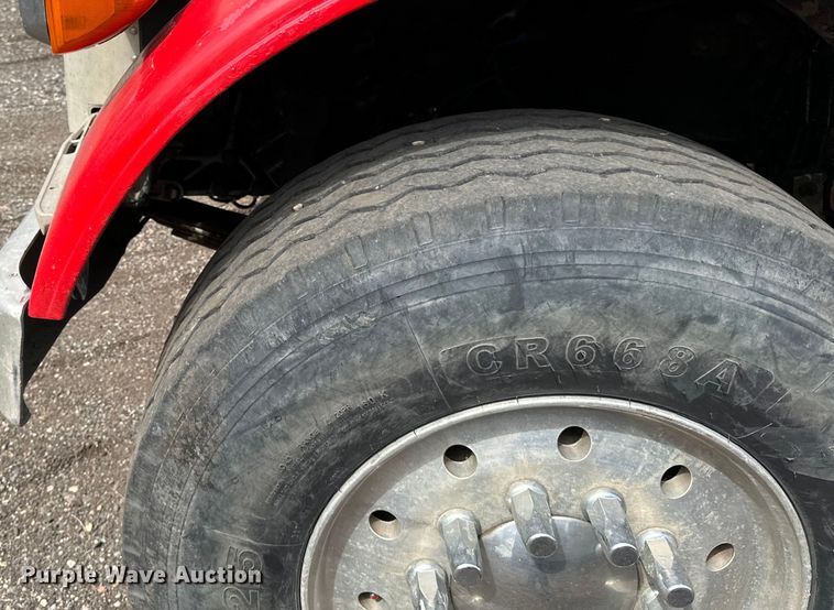 image for item LR9300 1990 Peterbilt  379 dump truck