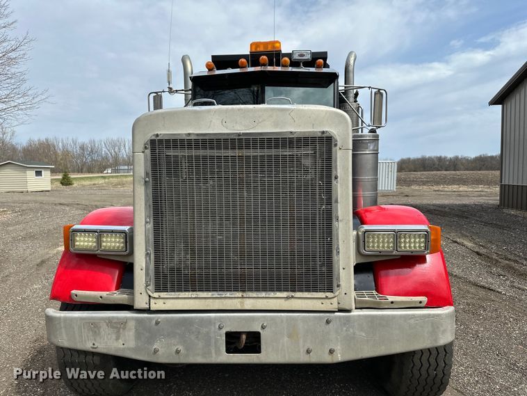 image for item LR9300 1990 Peterbilt  379 dump truck