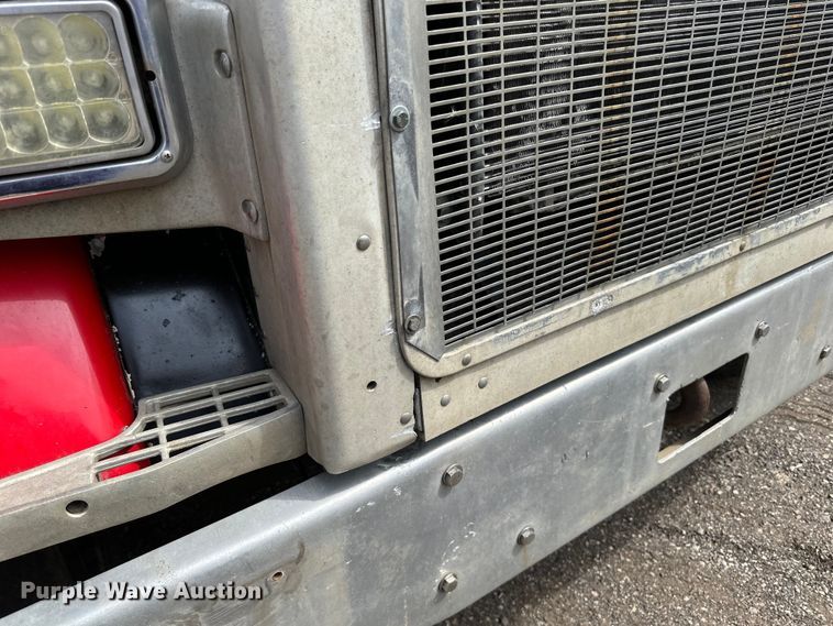 image for item LR9300 1990 Peterbilt  379 dump truck