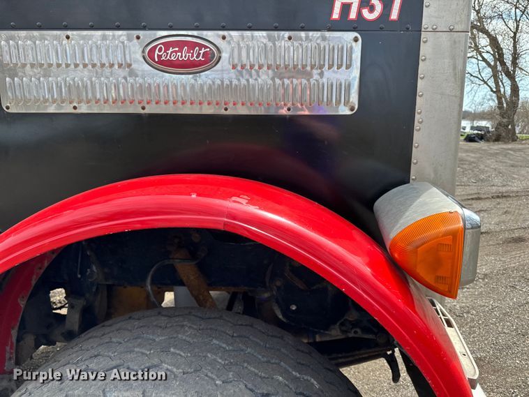 image for item LR9300 1990 Peterbilt  379 dump truck