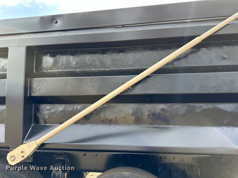 image for item LR9300 1990 Peterbilt  379 dump truck