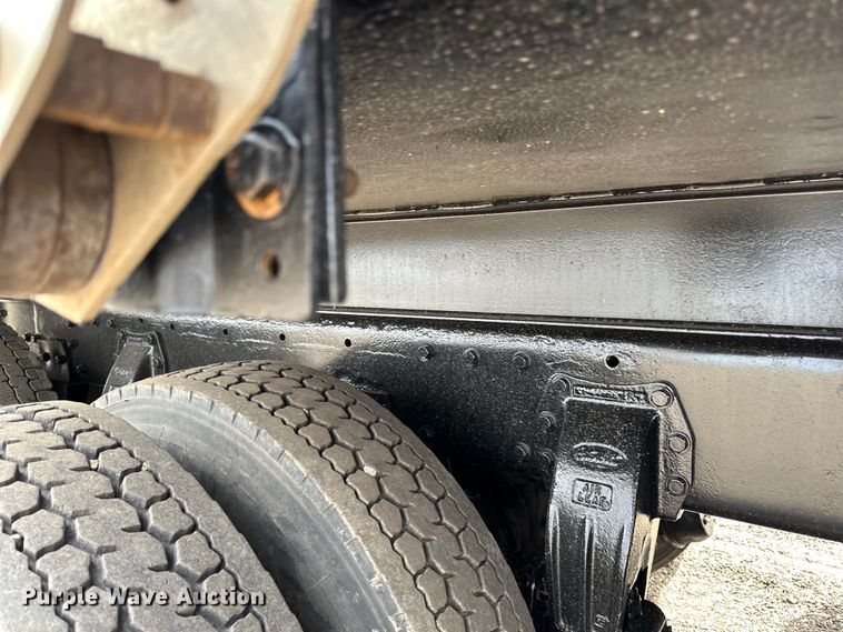 image for item LR9300 1990 Peterbilt  379 dump truck