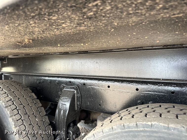 image for item LR9300 1990 Peterbilt  379 dump truck