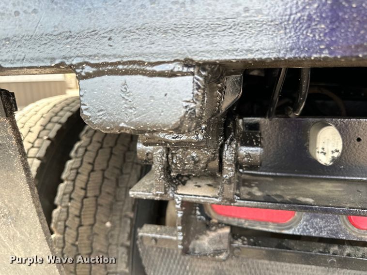 image for item LR9300 1990 Peterbilt  379 dump truck