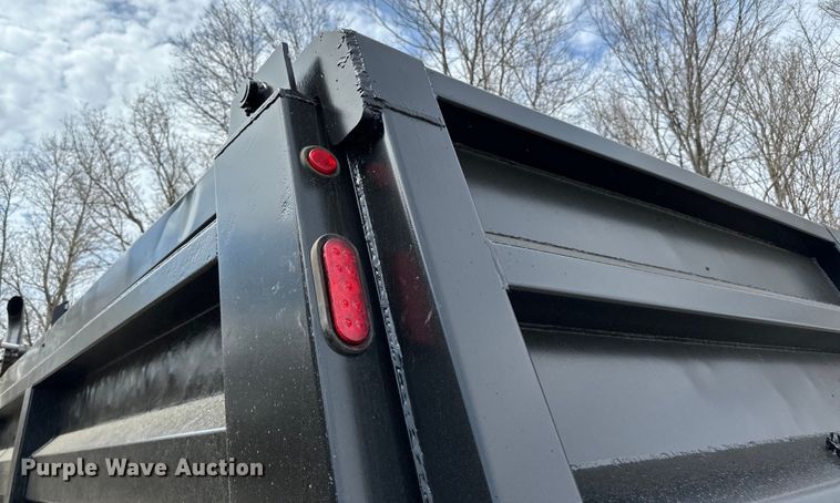 image for item LR9300 1990 Peterbilt  379 dump truck