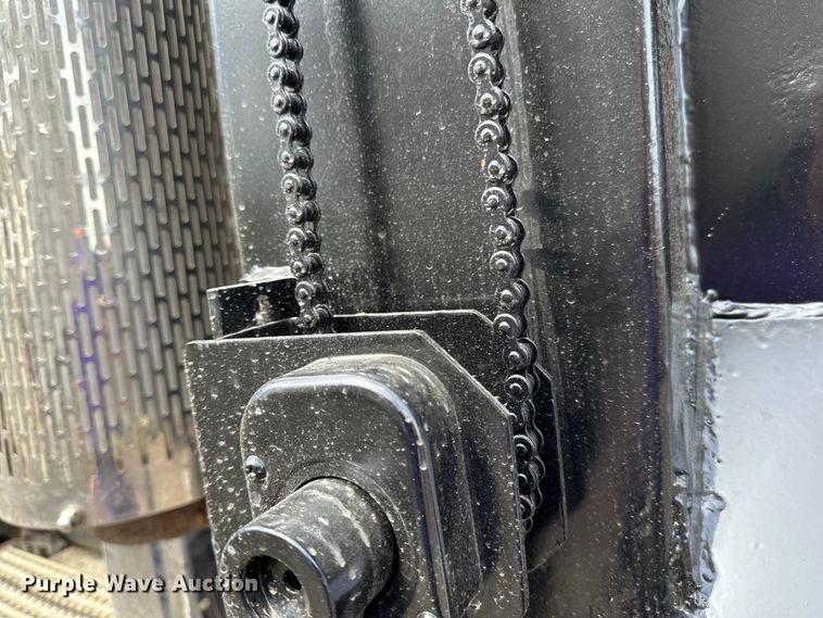 image for item LR9300 1990 Peterbilt  379 dump truck