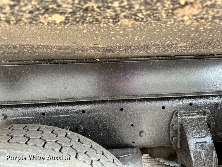 image for item LR9300 1990 Peterbilt  379 dump truck