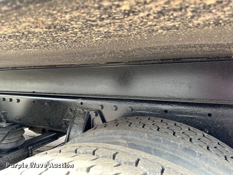 image for item LR9300 1990 Peterbilt  379 dump truck