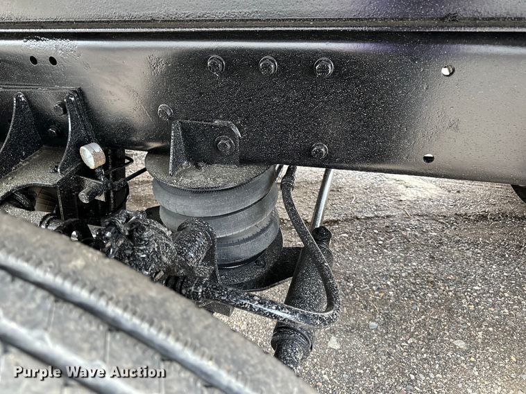 image for item LR9300 1990 Peterbilt  379 dump truck