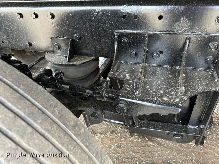 image for item LR9300 1990 Peterbilt  379 dump truck