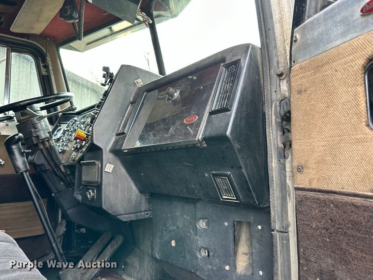 image for item LR9300 1990 Peterbilt  379 dump truck