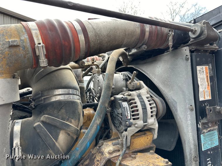 image for item LR9300 1990 Peterbilt  379 dump truck