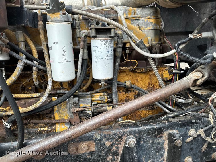 image for item LR9300 1990 Peterbilt  379 dump truck