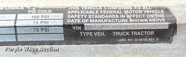 image for item LR9300 1990 Peterbilt  379 dump truck