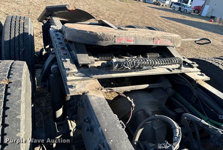 image for item NH9020 2018 Freightliner  Cascadia Evolution CA125SLP semi truck